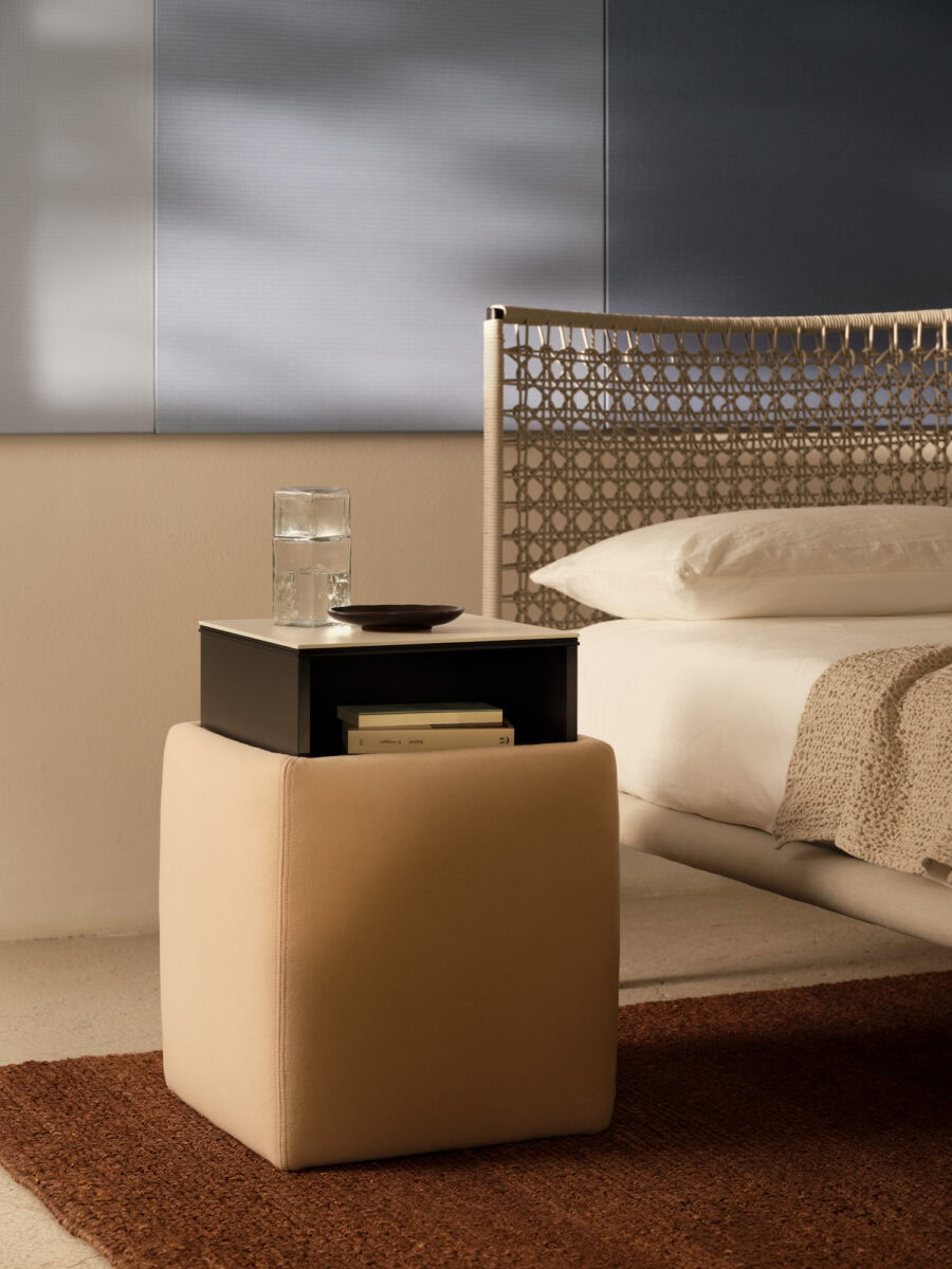 Ares-Square-pouf-aperto