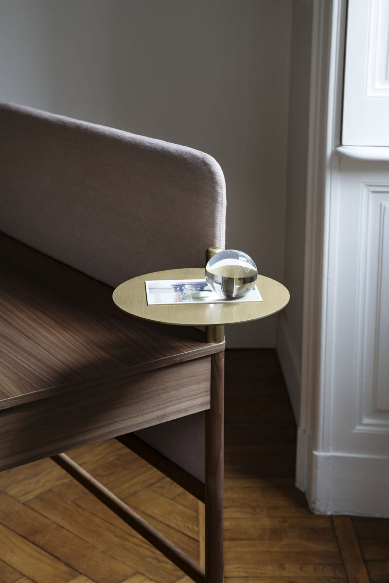 Bolzan-Flag-Beauty-desk-detail-accessories