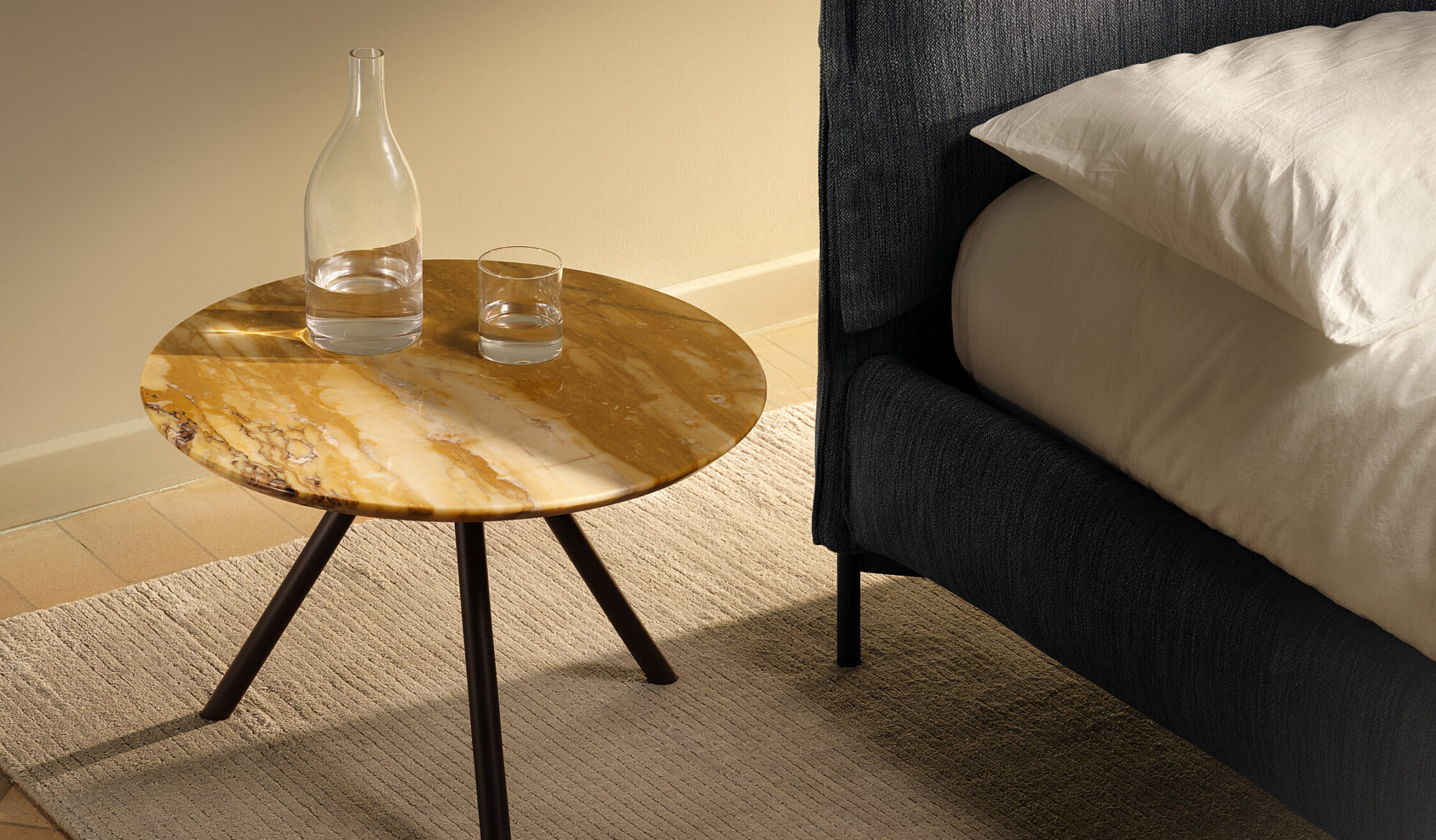 Jill-coffee-table-Giallo-di-siena